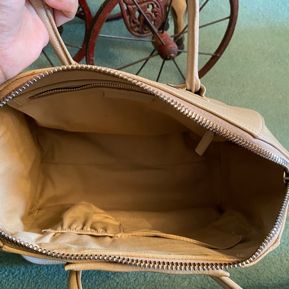 GIVENCHY HANDBAG - Picture 3 of 7